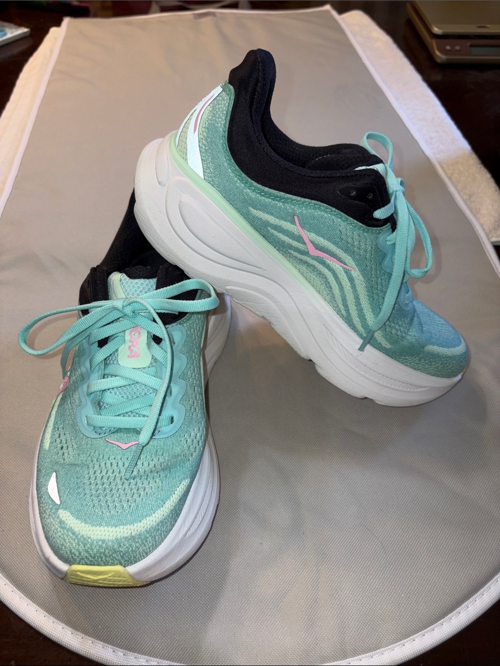 Hoka Women’s Bondi 9 Wide Mint Green Sneakers with Pink Accents- New - Picture 1 of 10